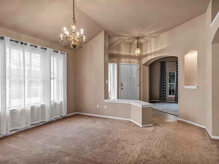 5700 Lomita Verde Cir — Photo 2