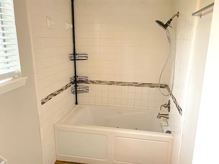 14934 Elmont Dr — Photo 18