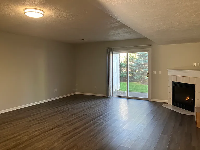 1789 Park Trl NE — Photo 10