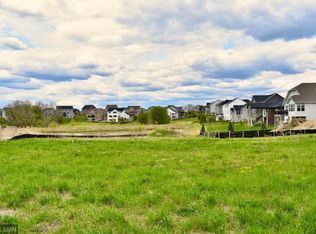 2423 Woods Dr, Victoria, MN 55386