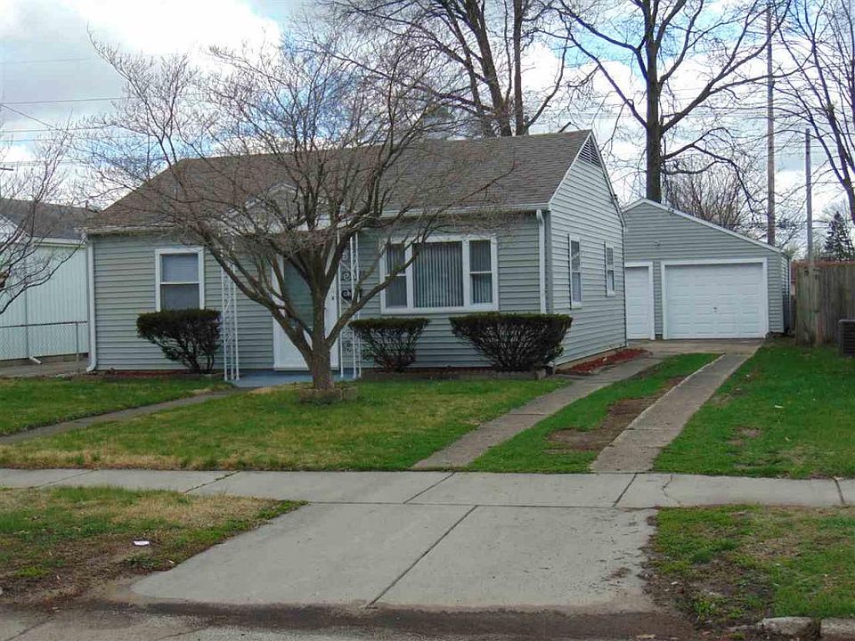 1st image of 2321 E 4th St