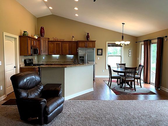 2nd image of 1155 Cedar Dr
