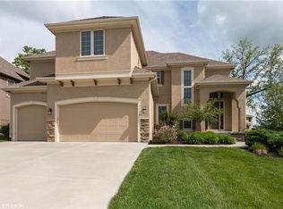 1324 NE Kenwood Dr, Lees Summit, MO 64064