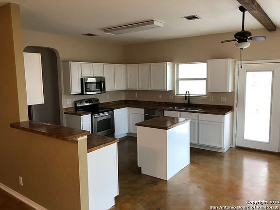 2nd image of 2463 Fannin Dr