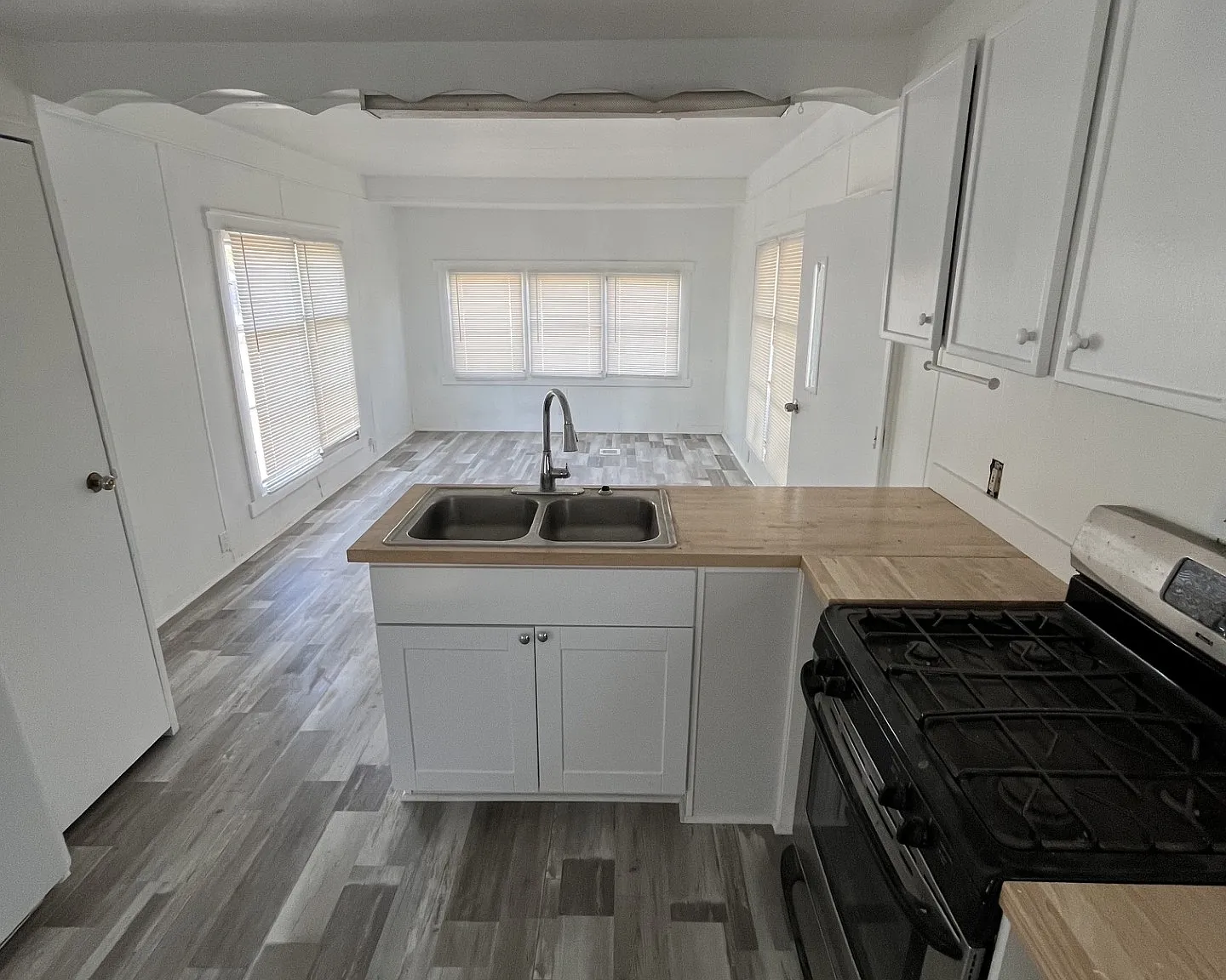 2 bed, 700 sqft, $750 — Photo 4