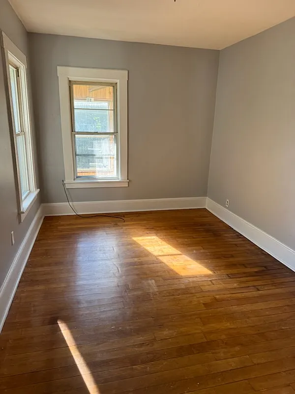 3 bed, 1100 sqft, $1,600 — Photo 1
