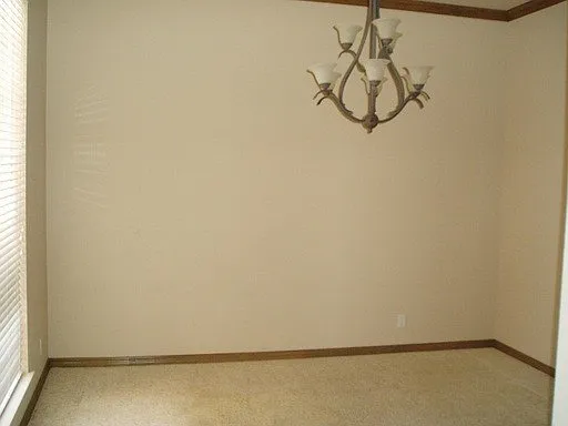 Community Pool - 3 Beds + Office - Corner Lot - Edmond Schools — Photo 3