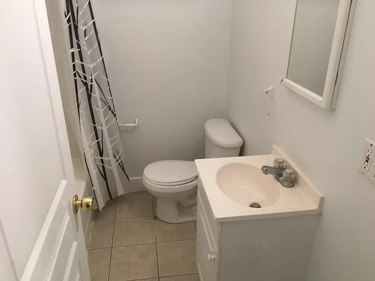 823 Bowe St #A — Photo 2