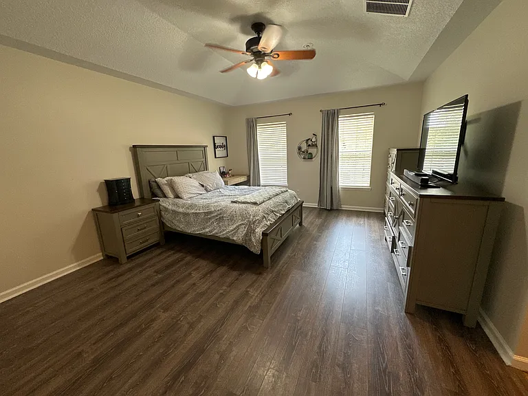 539 Hopewell Dr — Photo 22