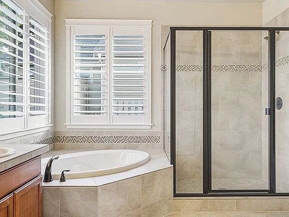 4th image of 4330 Abigail Dr NE #2A