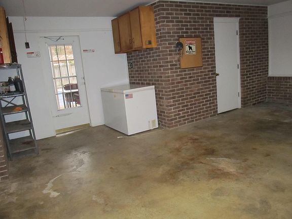 4th image of 1813 Hillsboro Ave #0
