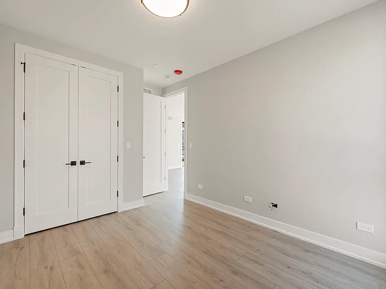 2354 W Polk St #303 — Photo 13