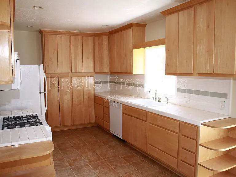 271 Viewmont Ave — Photo 6
