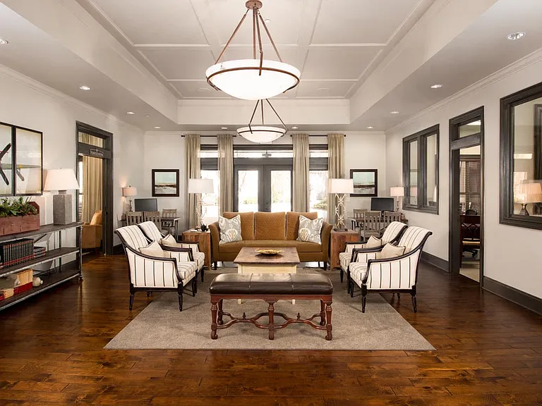 Walton Lakes Leasing Office