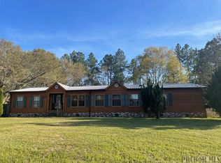 433 Pine St, Lumberton, MS 39455