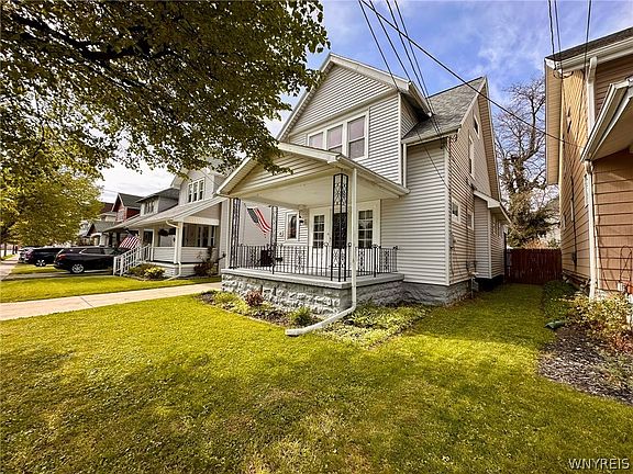 4th image of 42 Bloomfield Ave