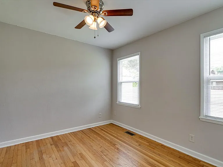 4810 Appian Way — Photo 12