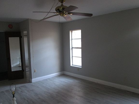 5th image of 2327 Republic Dr
