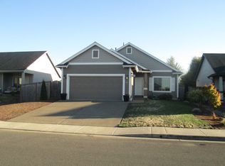 764 Meadowlawn Pl, Molalla, OR 97038