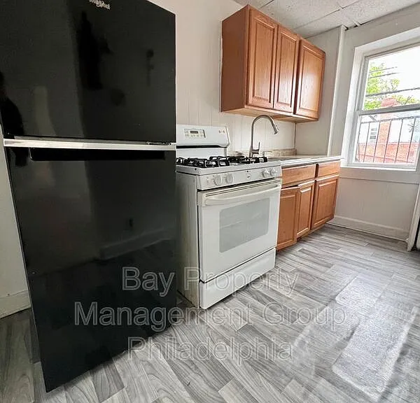 1001 Clifton Ave #2F — Photo 1