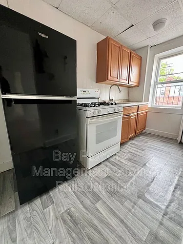 1001 Clifton Ave #2F Photo 1