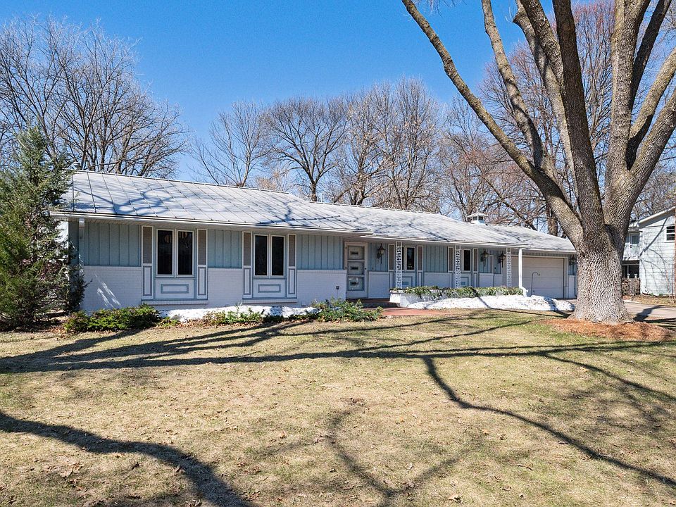 1st image of 3115 Shadyview Ln N