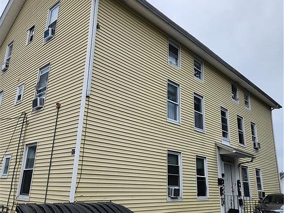 3rd image of 31 Lincoln Ave