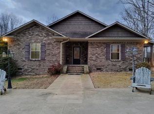 33 Hester Rd, Leoma, TN 38468