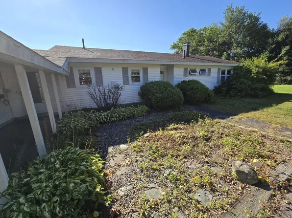 4 Dow Pines Court, Bangor, ME 04401