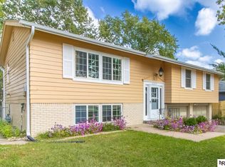 6317 N 68th St, Omaha, NE 68104