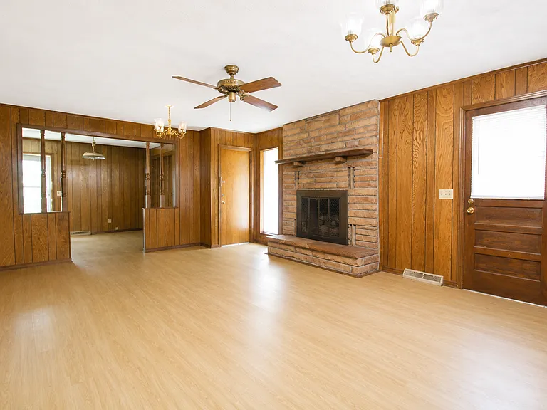 900 Hamlet Ave — Photo 5