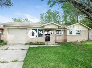 932 Russell Rd, Everman, TX 76140