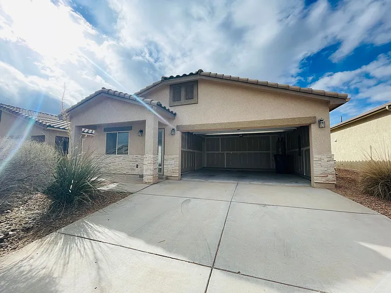 911 Desert Senna Ave SW — Photo 3