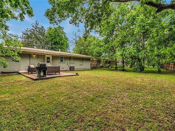 4th image of 5524 Trail Lake Dr