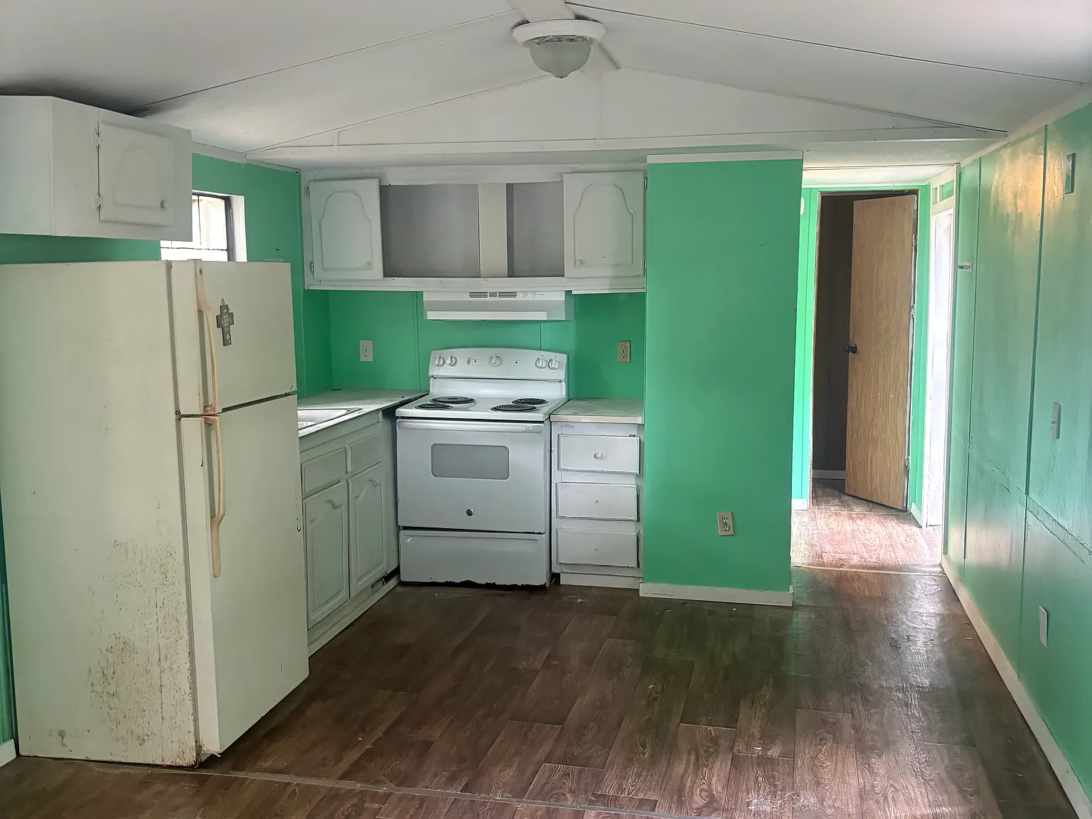 1 bed, 700 sqft, $1,100 — Photo 3