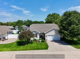 1417 Mansfield Rd, Grand Island, NE 68803