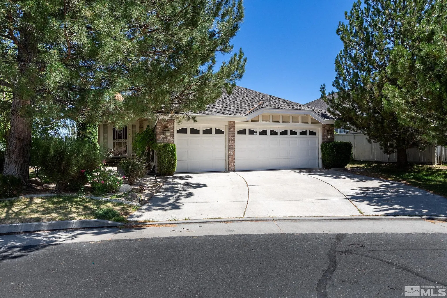 6172 Laurelwood Dr photo 1