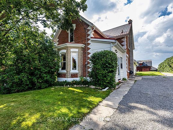 3rd image of 132 King St