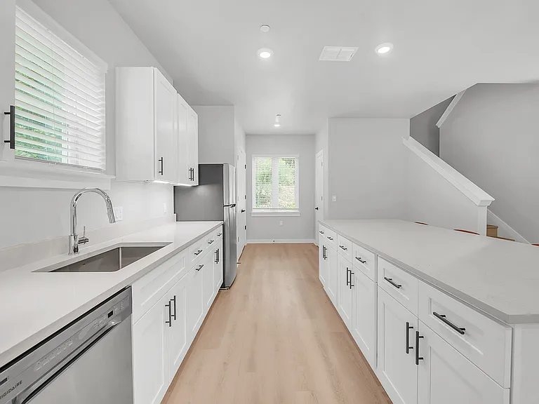 716 Peques St — Photo 6