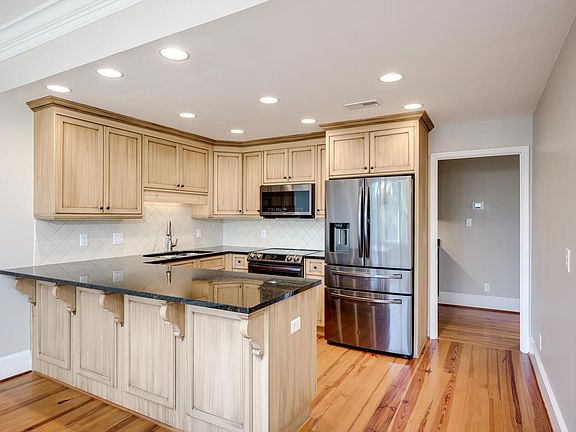 2nd image of 4 Indian Cove Road