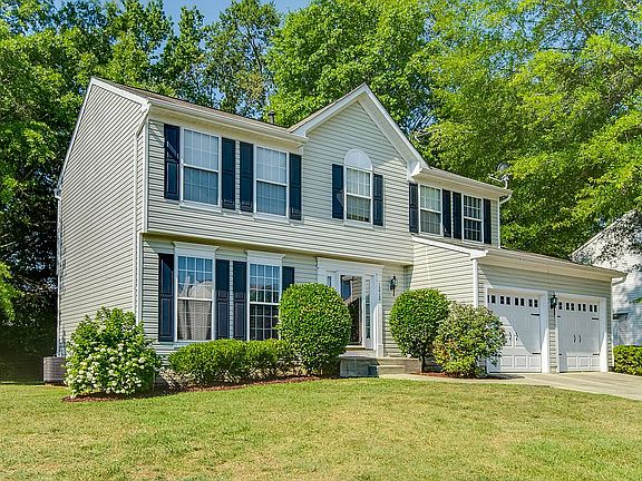 Beautiful Front Yard 