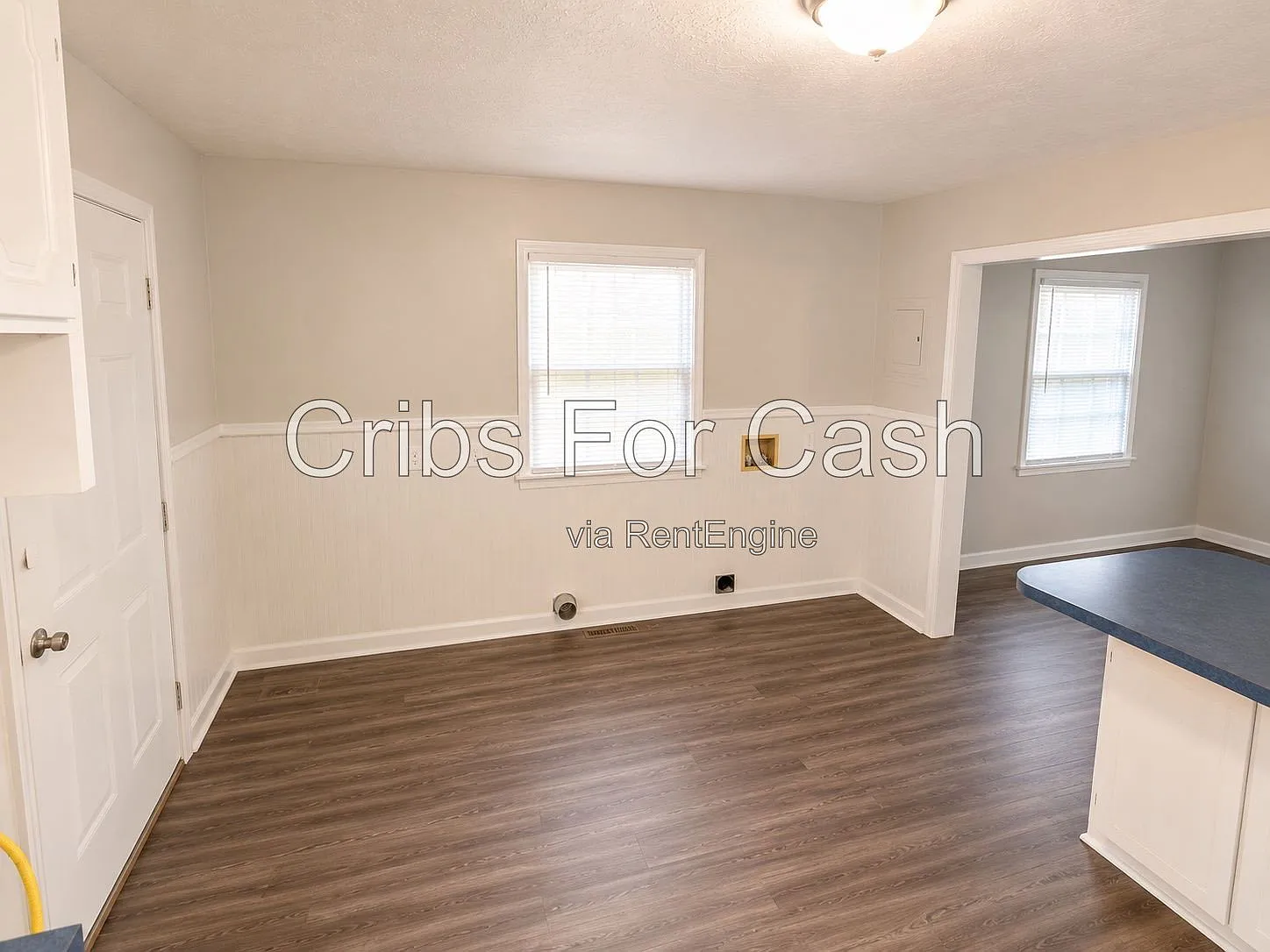 2 bed, 1.0 bath, $1,095 — Photo 2