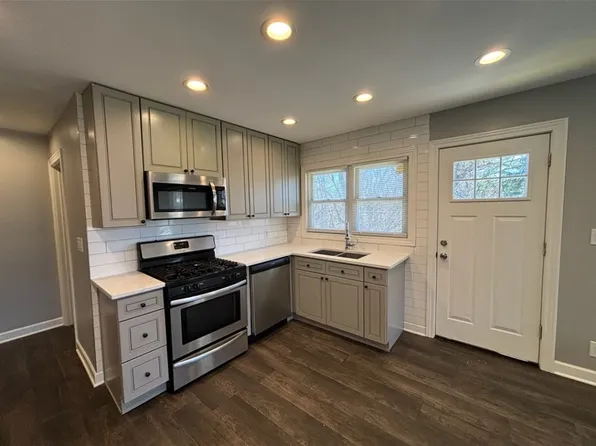 703 N Alpine Rd, Rockford, IL 61107