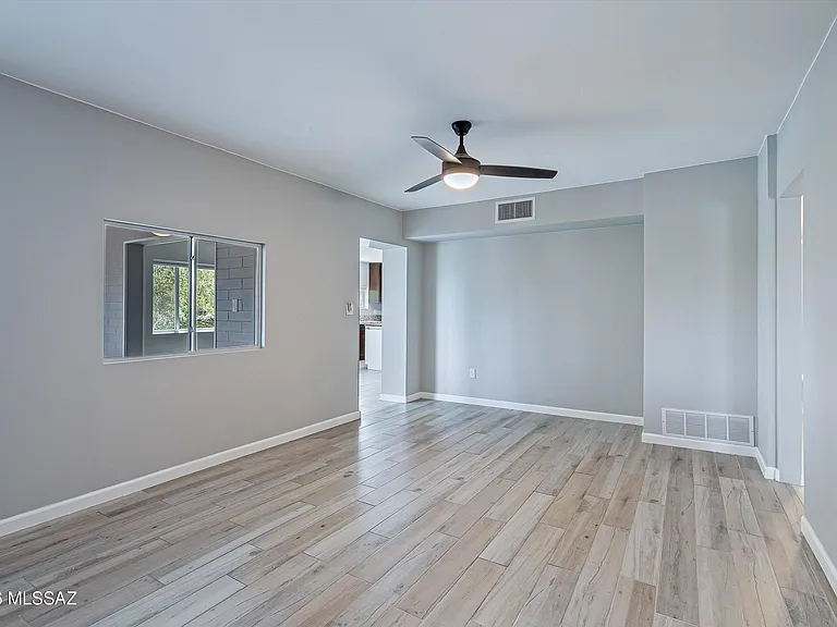 730 N Robles Rd — Photo 10