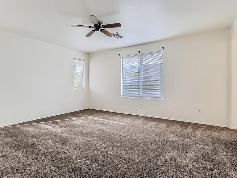 2537 Begonia Valley Ave — Photo 10