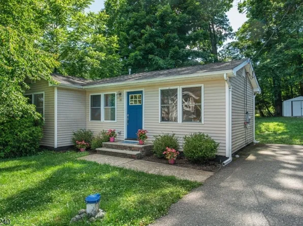 30 Tobyhanna Trl, Hopatcong Boro, NJ 07843