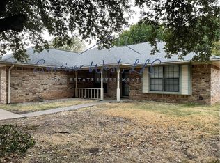 10405 Apache Dr, Woodway, TX 76712