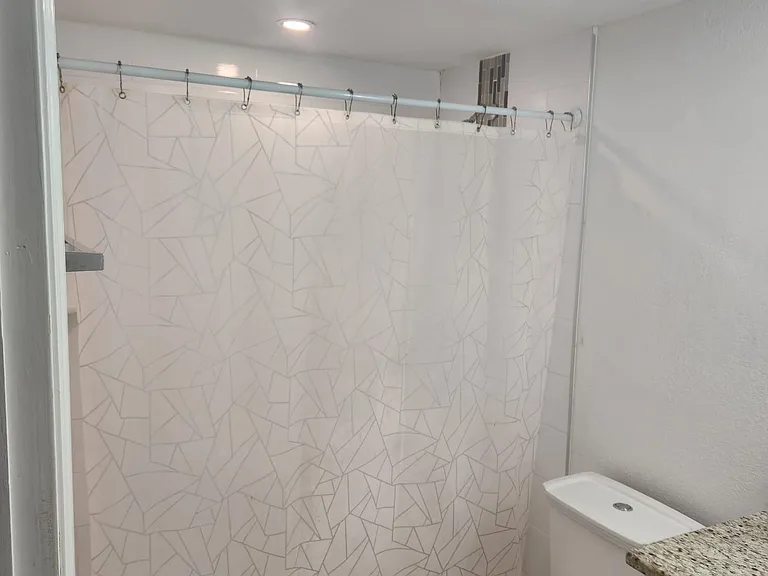 8518 Woodlake Dr #2 — Photo 31