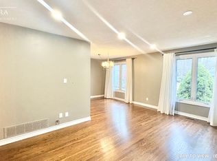 2310 Wyandotte Dr #1, Oakville, ON L6L2T6