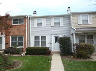 2004 Farnham Ct, Schaumburg, IL